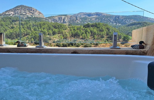 Alcoleja House | Cottage with jacuzzi and great mountain views