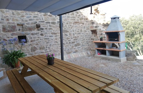 El Pala de Torroella Cottage | Cottage with outdoor Nordic bathtub, in the middle of nature