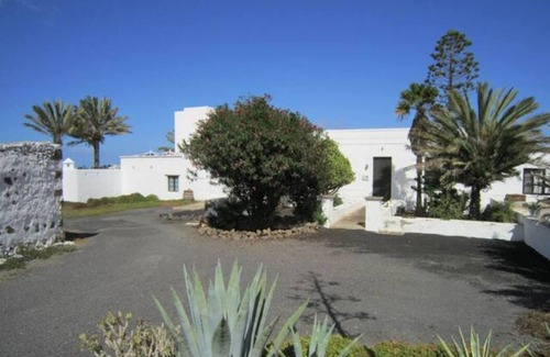 La Vegueta House | Cottage with rustic charm, private sun terrace and pool