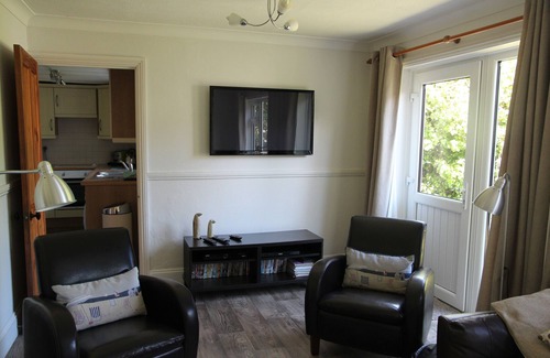 Wadebridge Cottage | Cottage with sunny/secure garden, parking pets. Near pub/shop/beaches sleeps 7
