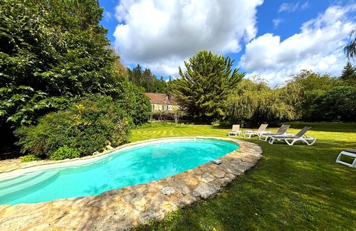 Saint-Cyprien House | Cottage with swimming pool and huge garden close to all amenities