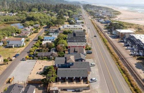 Rockaway Beach House | Cottages at Rockaway Beach Suite #4