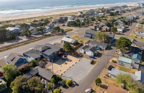 Rockaway Beach House | Cottages at Rockaway Beach Suite #4