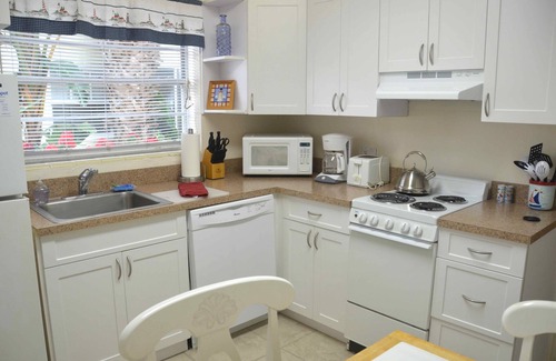 Pompano Beach Apartment | Cottages by the Ocean