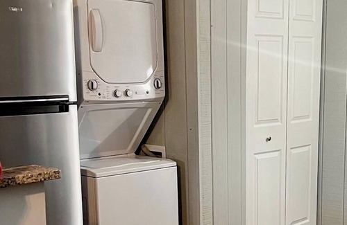 Atlantic Beach House | Cottages @ Pearl Beach -Walk To Beach- Suite D