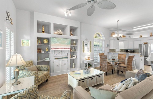 Crystal Beach House | Cotton Candy - Crystal Beach Cottages, Near Beach, Destin, Community Pool!
