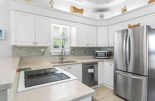 Crystal Beach House | Cotton Candy - Crystal Beach Cottages, Near Beach, Destin, Community Pool!