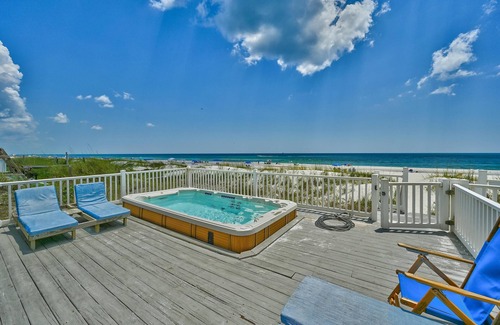 Silver Sands Beach Villa | Cotton Sails - On the Beach - Plunge Pool!