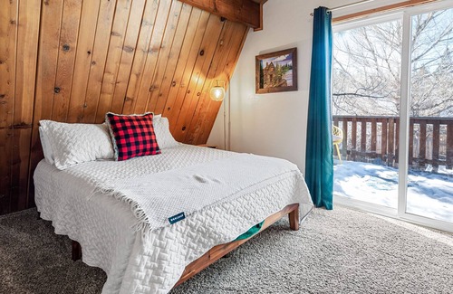 Peter Pan Cabin | CottonTail Cottage - This cabin has tons of Big Bear Charm and is a perfect mountain getaway!