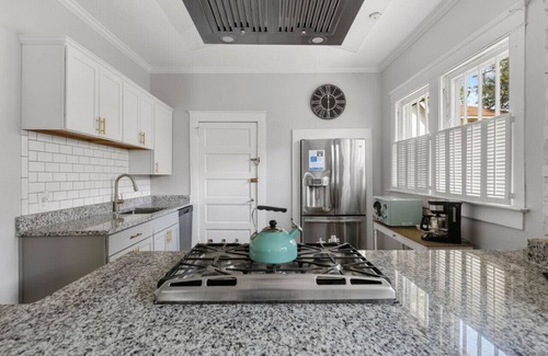 Columbia House | Cottontown 3BR | Mins to USC | Sleeps 6