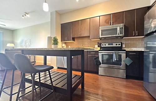 St. Petersburg - Clearwater Apartment | Cottonwood Bayview #804