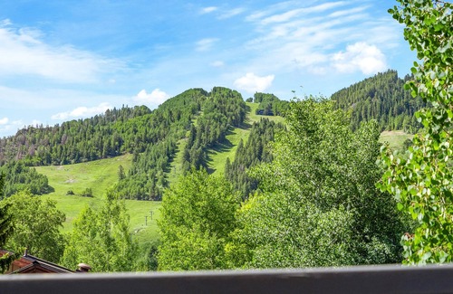 West End Condo | Cottonwoods Unit 1C | Downtown Condo with Upgraded Kitchen & Bathrooms
