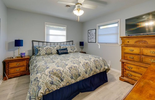 Streator House | 'Coty's House' Illinois Getaway w/Bar: Near Golf!