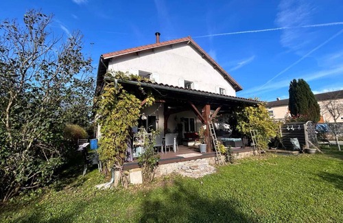 Saint-Hymetiere House | Country house in the Jura