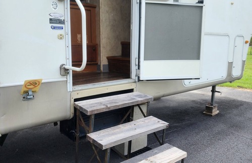 Cottondale RV Rental | Cougar RV in beautiful camp ground.