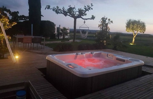 Saint-Gervais-sur-Roubion House | Country house with jaccusy in Drôme provençale