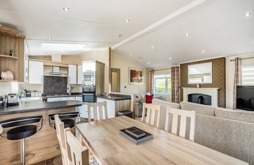 Kirkcudbright Ski Chalet | Country and modern cladded lodge.
