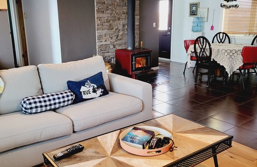 Strathclair Cabin | Country cabin by Riding Mountain National Park- scenery at its best!