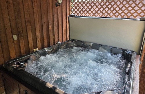 Scotland Cabin | Country Cabin - Hot Tub - Free Kayaks - Gig Speed Internet - Fire Pit!