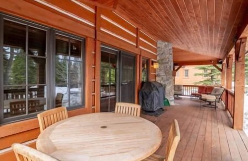 Tamarack Ski Chalet | Country Chalet - Beautiful Chalet|Private Hot Tub, Wood Fireplace
