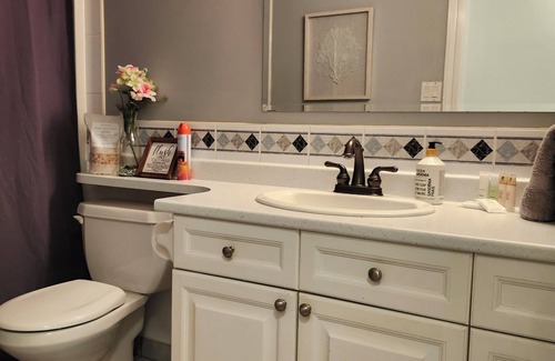 Salmon Valley Other | Country Charm- 3 Bedroom Main Floor with Hot Tub that Sleeps 9