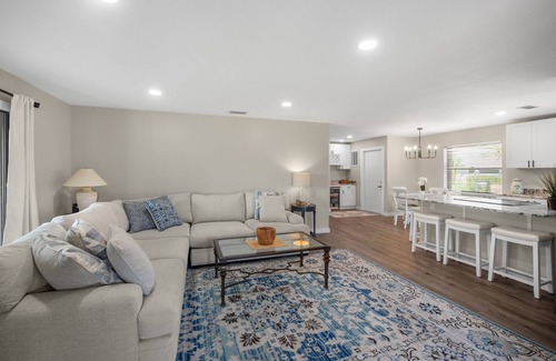 Stuart Villa | Country Club Haven: 3-Mth Villa in Waterfront Community, Pet-Friendly