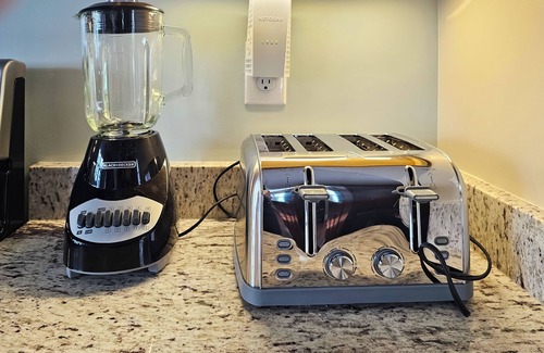 Red Boiling Springs House | Country Colonial Retreat