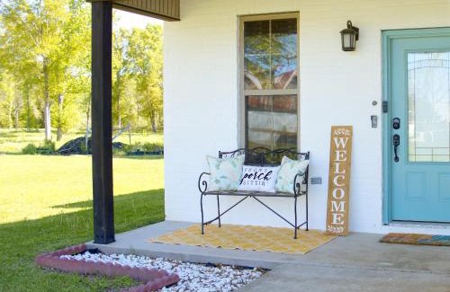 Broussard House | Country Cottage - Broussard