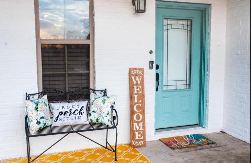 Broussard House | Country Cottage - Broussard