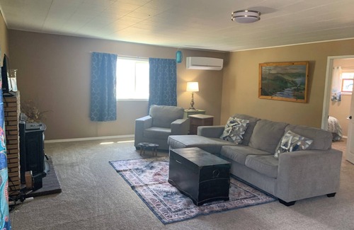 Spokane House | Country Cottage close to Airport, Casinos, and Downtown