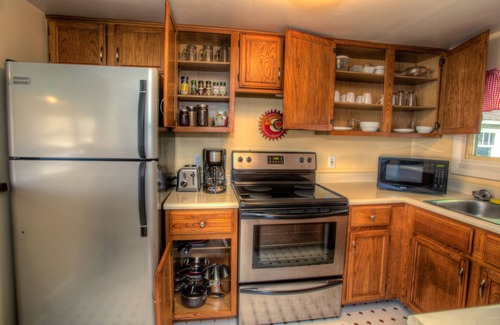 Asheville Cottage | Country Cottage:Cozy, Clean, Private & Central LOC