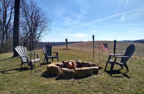Racine Cottage | Country Cottage get away w/fire pit & breath-taking scenery