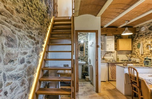 Susqueda Cottage | Country Cottage 'La Rústica' with Mountain Views, Shared Garden and Wi-Fi