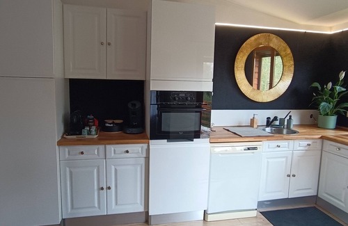 Luche-Pringe Ski Chalet | Country cottage with view and access to the Le Loir, next to the greenway