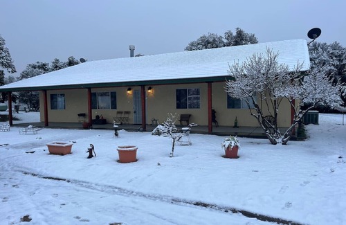 Ranchita House | Country Cowboy Hot Tub Home on 20 Private Acres with 2 EV Chargers, Pet Friendly