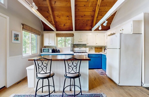 Tuftonboro House | Country dog friendly lake house w/access to beaches, tennis & pickleball