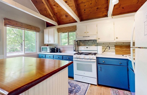 Tuftonboro House | Country dog friendly lake house w/access to beaches, tennis & pickleball