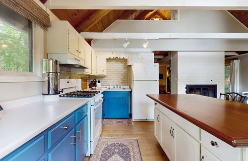 Tuftonboro House | Country dog friendly lake house w/access to beaches, tennis & pickleball