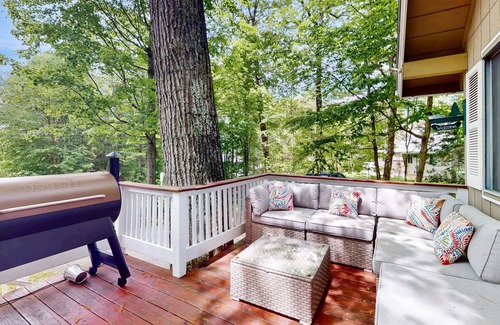 Tuftonboro House | Country dog friendly lake house w/access to beaches, tennis & pickleball