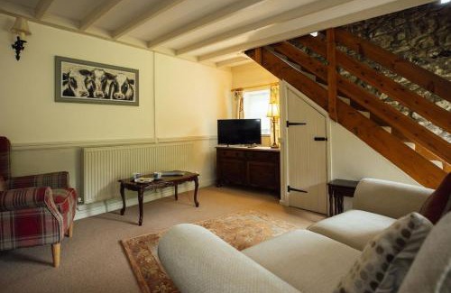 Haverfordwest House | Country Dual Cottage Stay Comfortably Sleeps 6