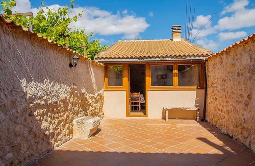 Penalba de San Esteban House | Country House 'La Marcela' with Mountain View, Private Terrace and Wi-Fi