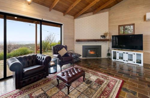 Bridge Creek House | Country Escape - 3BR Home with Panoramic Views