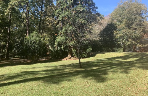 Monroe House | Country Estate near Beautiful Downtown Monroe Shopping and Dining