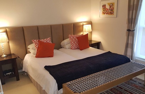 Drakenstein House | Country family House with big pool, Spa- & beauty treatments in Winelands