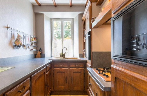 Saint-Martin-de-Cenilly Cottage | Countryside house with enclosed garden, parking, pets allowed