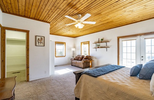 Fort Worth Other | Country Getaway 1 mile from Harbor One Marina on Eagle Mt. Lake.