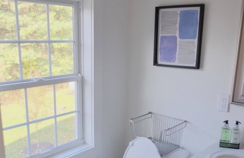 Newtown Condo | Country Getaway in Historic Inn