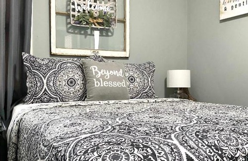 Amarillo House | Country Getaway Perfectly Located off I-40