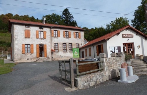 La Chambonie Cottage | Country Getaway: Spacious 3-BR Cottage, Enclosed Yard, Hiking Nearby, Pets Welcome!