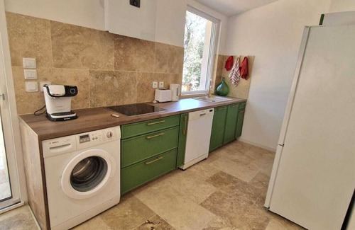 Six-Fours-les-Plages House | Country house close to the sea and amenities. Sleeps 6